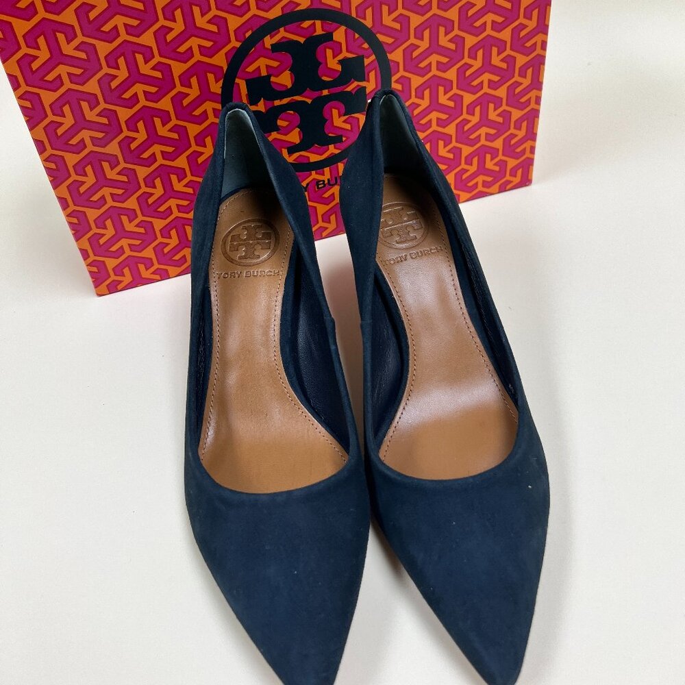 NEW Tory Burch women’s Ivy Low-Heel Suede Pumps Navy Sz 6